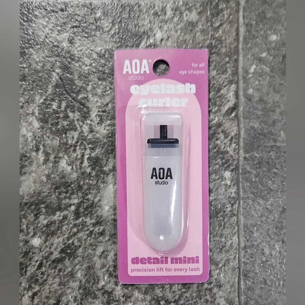 Detail Mini Eyelash Curler + Replacement BNIB